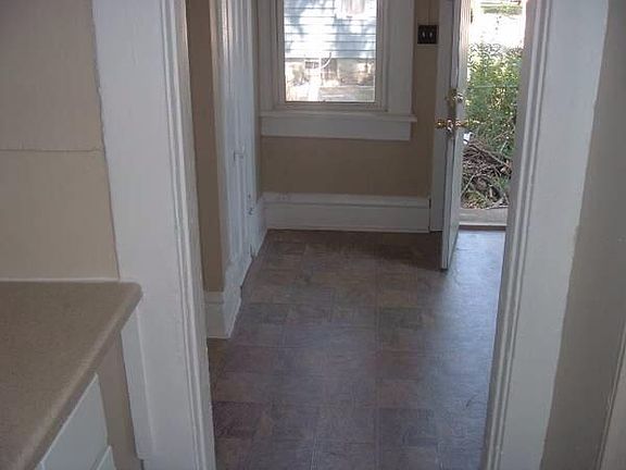 5th image of 1138 E Livingston Ave