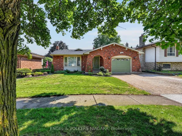 7380 Green Boughs Rd, Niagara Falls, ON L2J 4C2