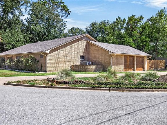 3rd image of 726 Mulberry Dr