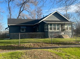 1722 Walker St, Des Moines, IA 50316