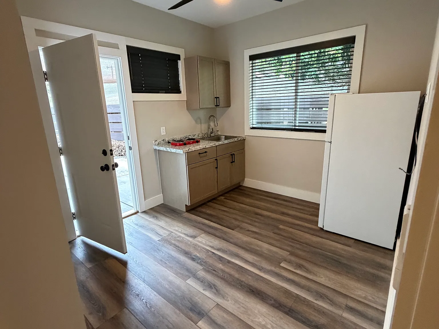 1 bed, 250 sqft, $1,750 — Photo 2
