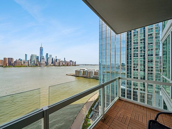 5th image of 2 2nd St APT 1605