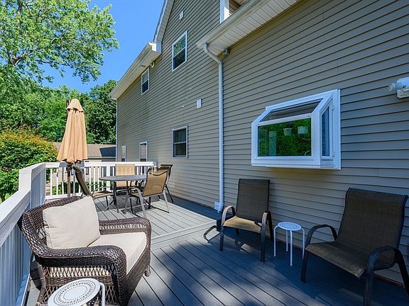 4th image of 2030 Oak St
