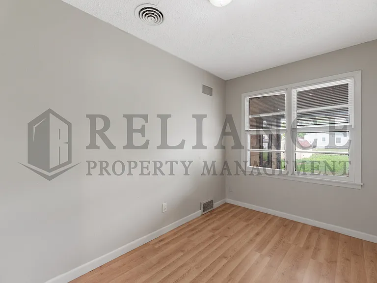 2732 N Grove St — Photo 18