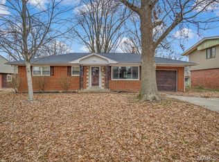 708 Meadow Dr, Red Bud, IL 62278