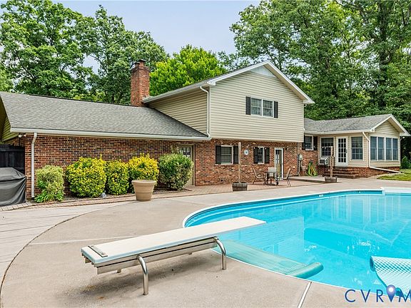 2nd image of 14500 Alberta Ct