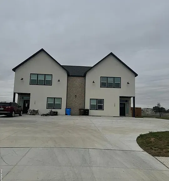 125 Micah Point #B — Photo 1