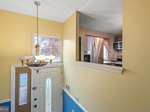 5th image of 841 Garnet Ave