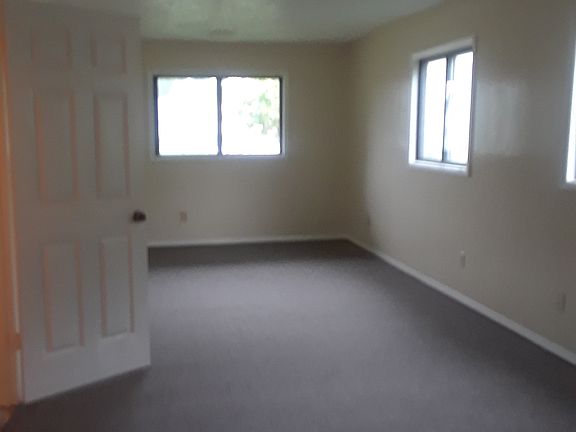 2nd image of 4031 Fawnhill Ln