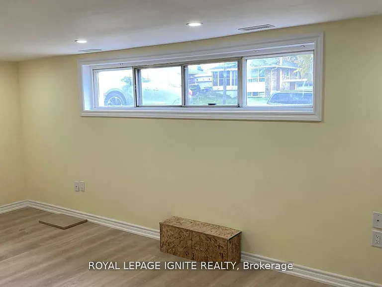 15 Beacham Cres #BASEMENT — Photo 6
