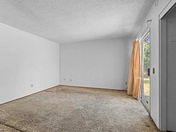 4th image of 2749 Provo Way