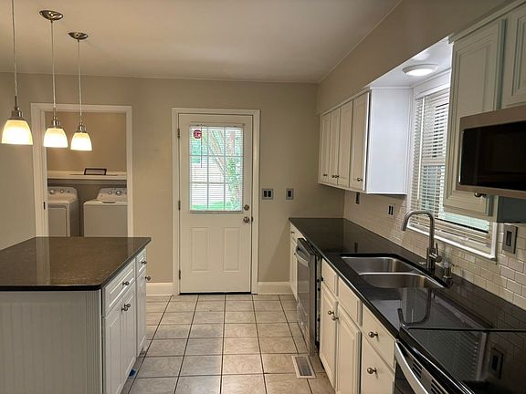 4th image of 5027 Dogwood Pl