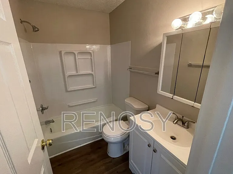 802 SE 10th St — Photo 12