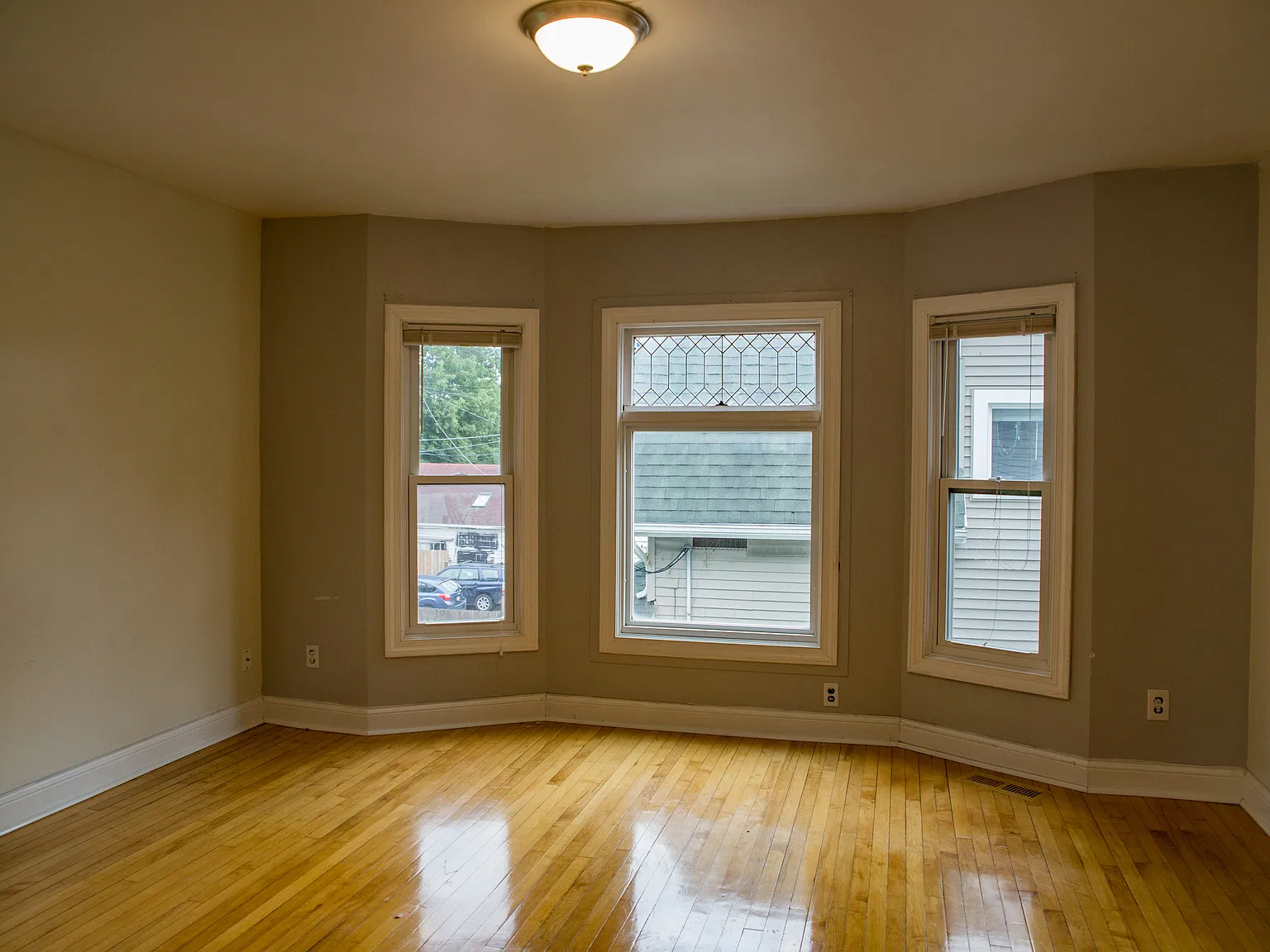 7 bed, $3,600 — Photo 2