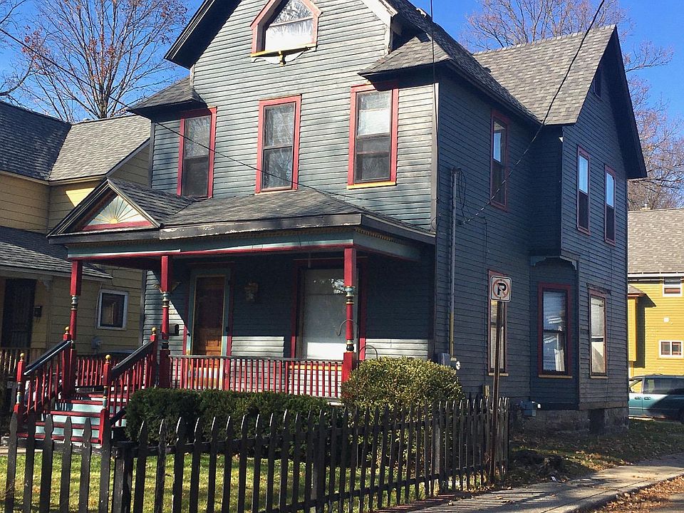 1st image of 820 Elmwood St
