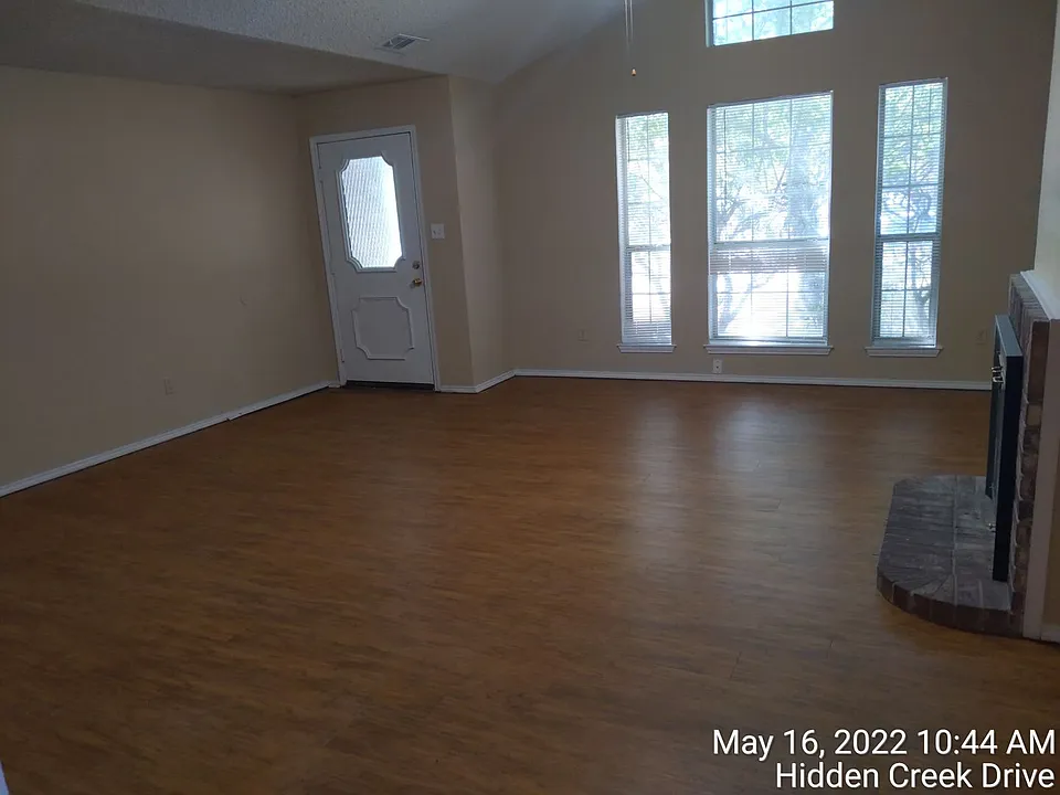 1200 Hidden Creek Dr