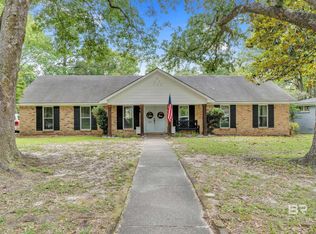 224 Cache Cir, Chickasaw, AL 36611
