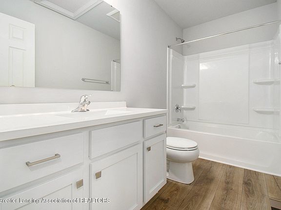 5th image of 601 Muirfield Dr