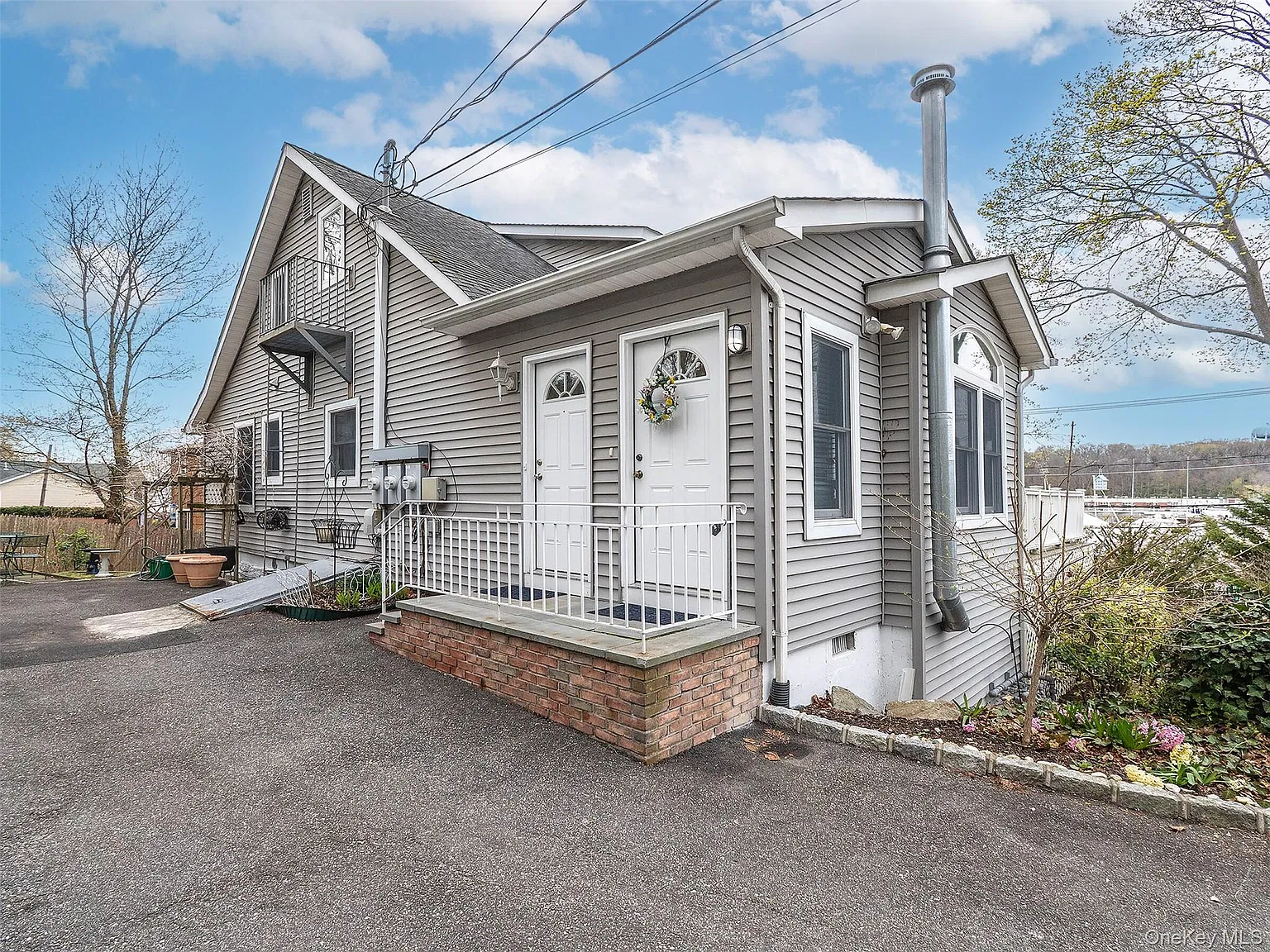 2 bed, 1.0 bath, $3,700 — Photo 2