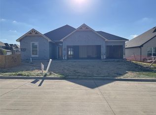 710 Broken Bow Ln, Cleburne, TX 76033