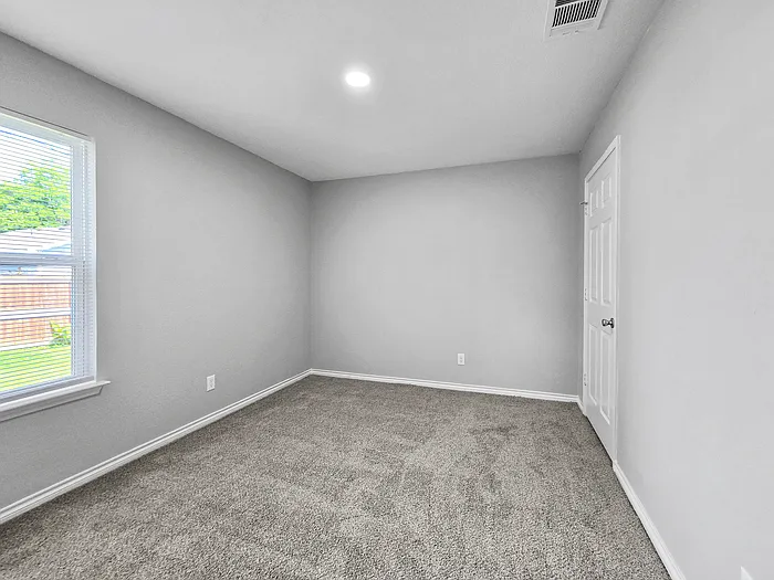 1332 Dreiss St — Photo 12