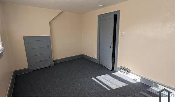 344 Lease St #2 — Photo 2