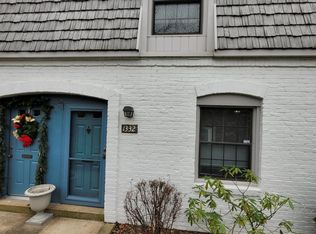 1332 Pennsbury Blvd, Pittsburgh, PA 15205