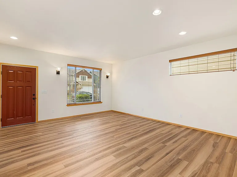 126 195th Pl SW — Photo 3