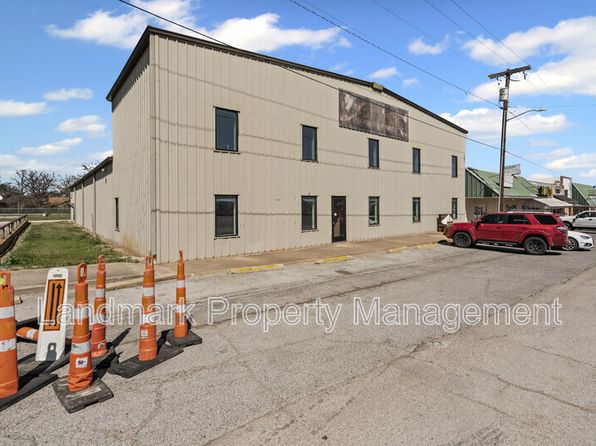 117 E Rock Island Ave