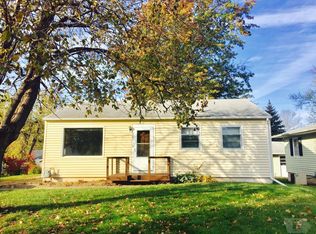 1003 S 8th Ave, Marshalltown, IA 50158