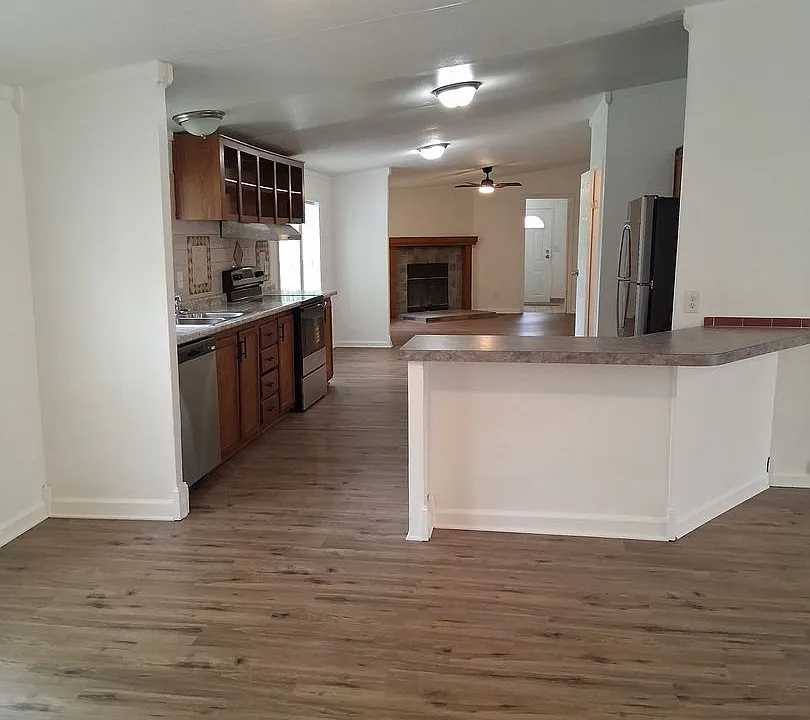 910 Sands Rd
