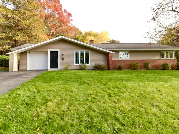 27 Sloane Dr, Framingham, MA 01701