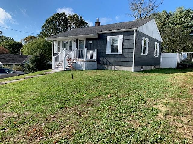1st image of 104 Parkwood Dr
