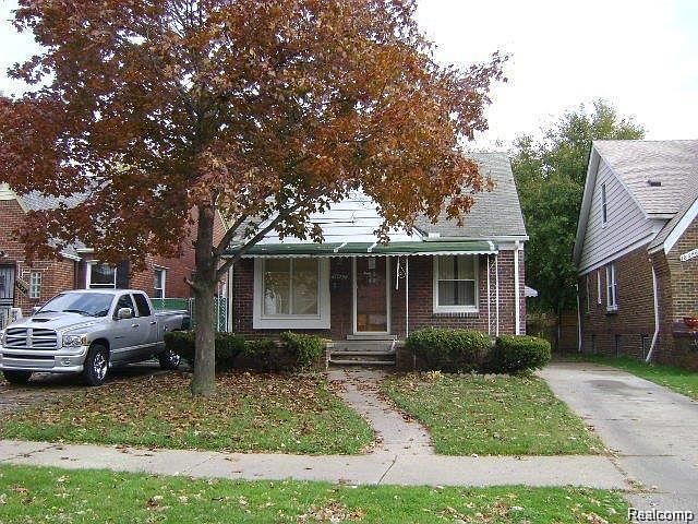 1st image of 18652 Waltham St