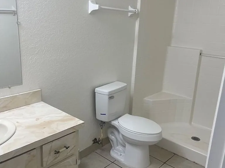 1515 Oleander Ave — Photo 2