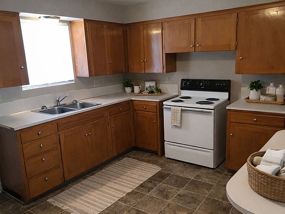 4th image of 318 N 41st Ave APT 2