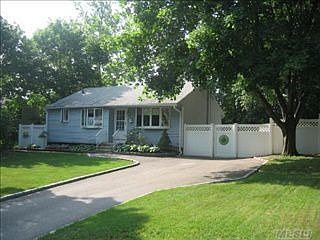 1st image of 4 Eugene Dr