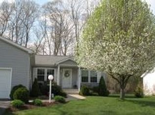 31 Indian Hill Rd, Uncasville, CT 06382