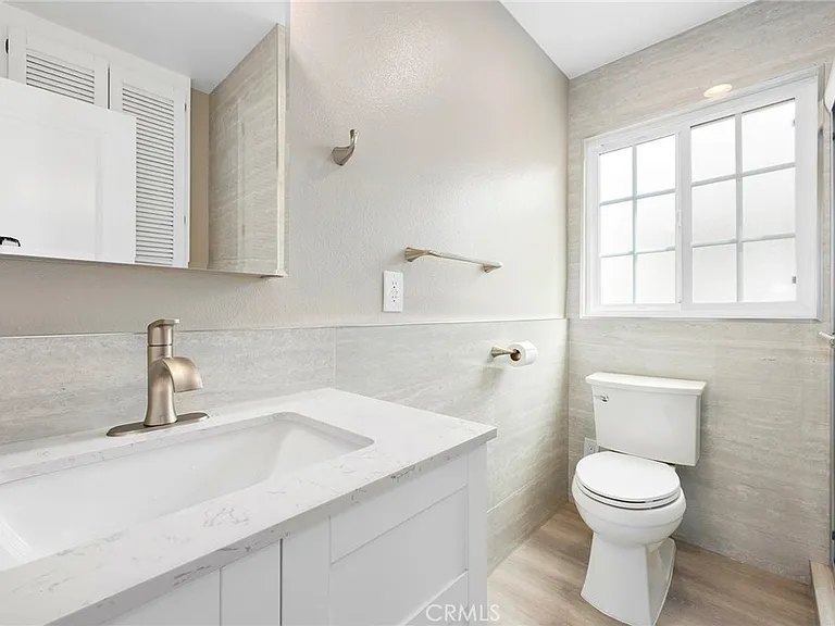 2140 N Eastern Ave — Photo 8