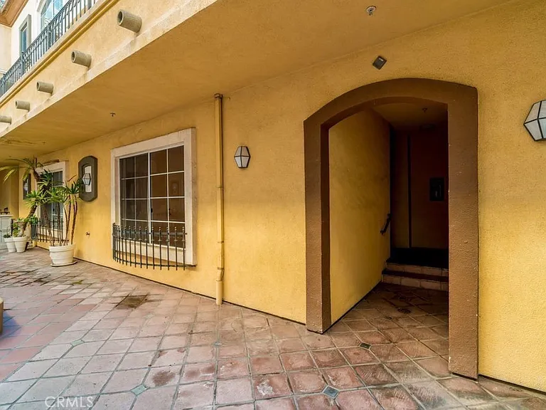7037 La Tijera Blvd #C101 — Photo 35