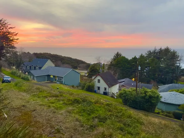 2500 Overlook Dr, Yachats, OR 97498