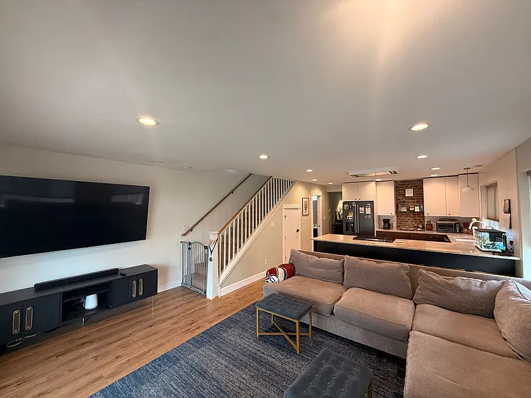 2421 Chase St — Photo 19