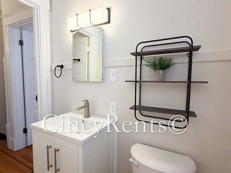 2800 Observatory Ave #2 — Photo 12