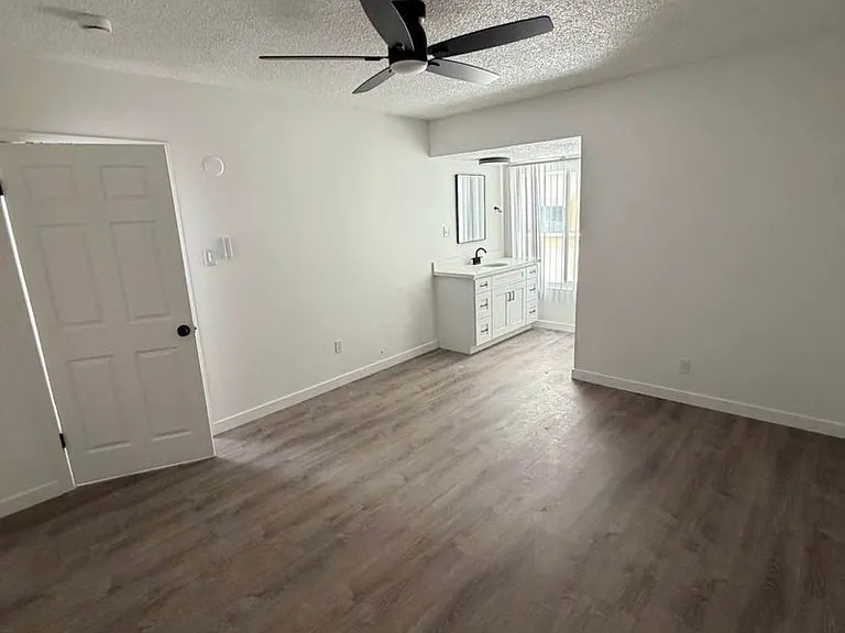 1340 Edgewood Way — Photo 6