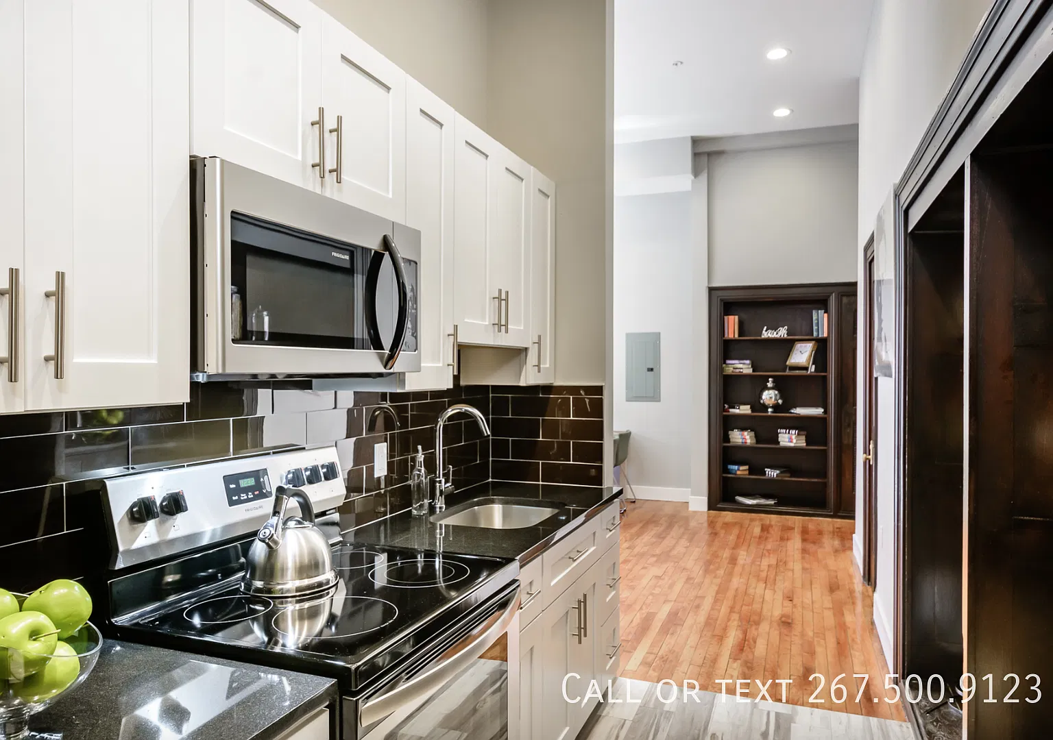 Beautiful historic 1 BR apartment. Roof Deck. Parking available. — Photo 3