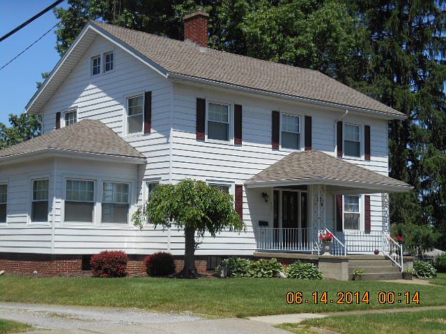 2nd image of 618 Maplewood St