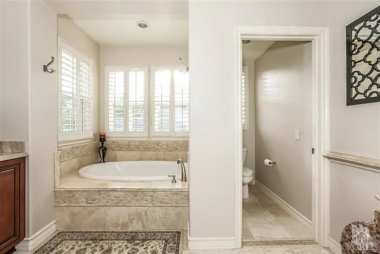 508 Oak Tree Ct — Photo 11