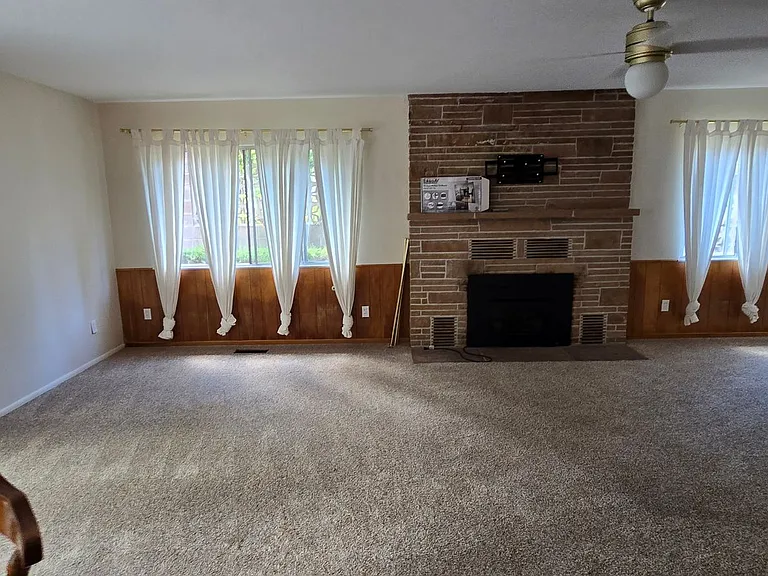 435 1/2 Zion St — Photo 6