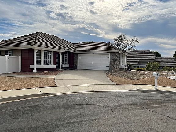 3rd image of 800 Flying Hills Ave