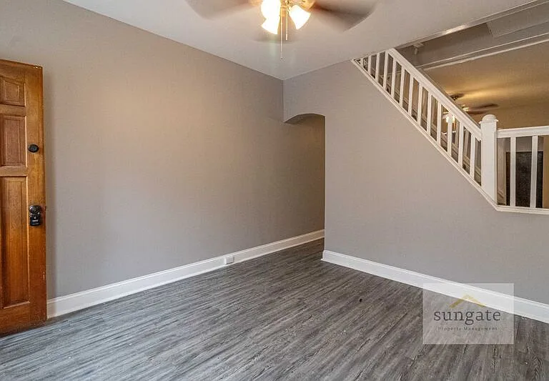 1222 Sargeant St — Photo 3